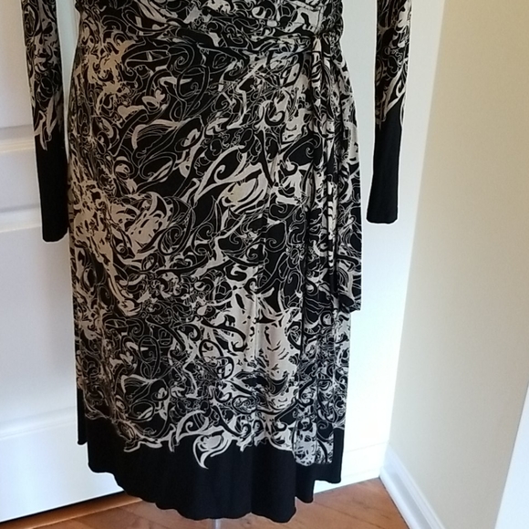 Yansi Fugel Jersey Wrap Dress - Picture 5 of 8